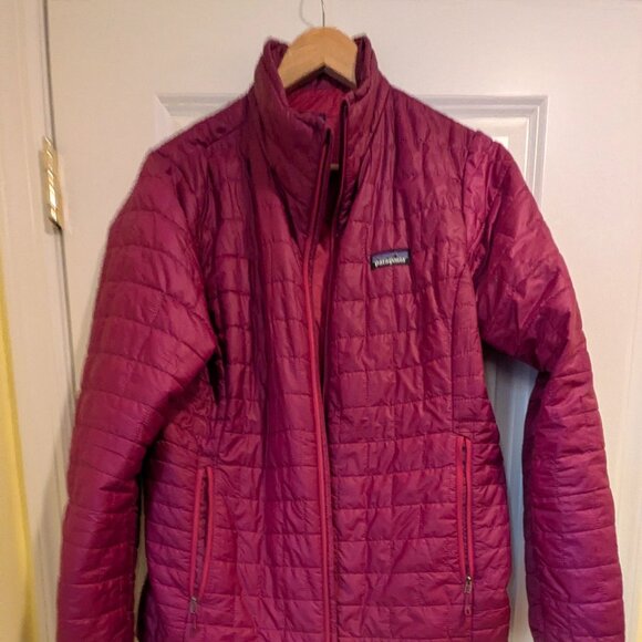 Patagonia Women's Nano Puff Jacket in "Magenta" – Great Condition - Picture 1 of 3